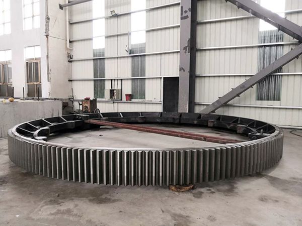 大齒輪加工廠家怎樣確定大齒輪的澆注流程呢？