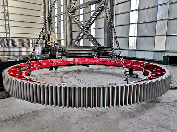 鑄鋼件廠家為了提高鑄鋼件大齒輪綜合機(jī)械行性能，是怎么調(diào)質(zhì)的？