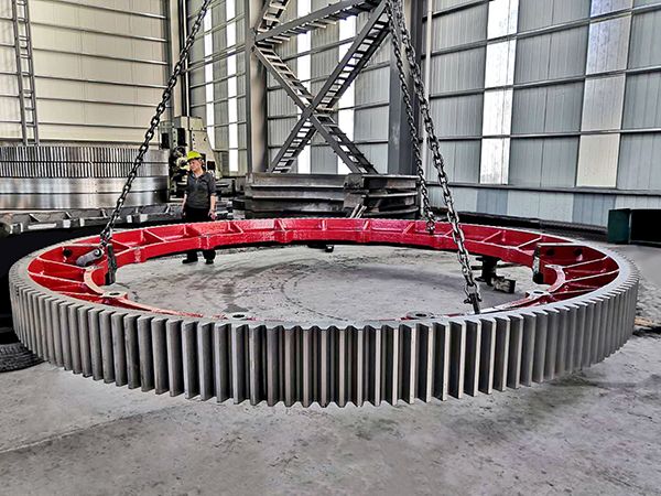 鑄鋼件廠家為了提高鑄鋼件大齒輪綜合機(jī)械行性能，是怎么調(diào)質(zhì)的？
