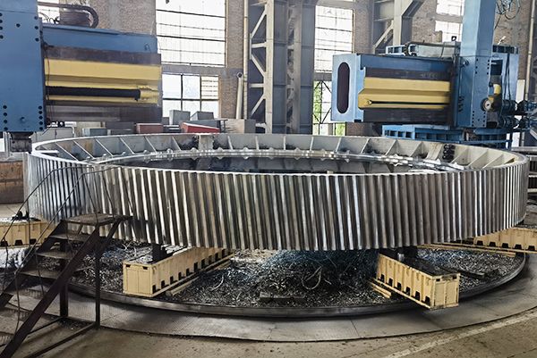 鑄鋼件加工廠家是怎么對鑄鋼件-大齒輪中的清理與防銹處理呢？