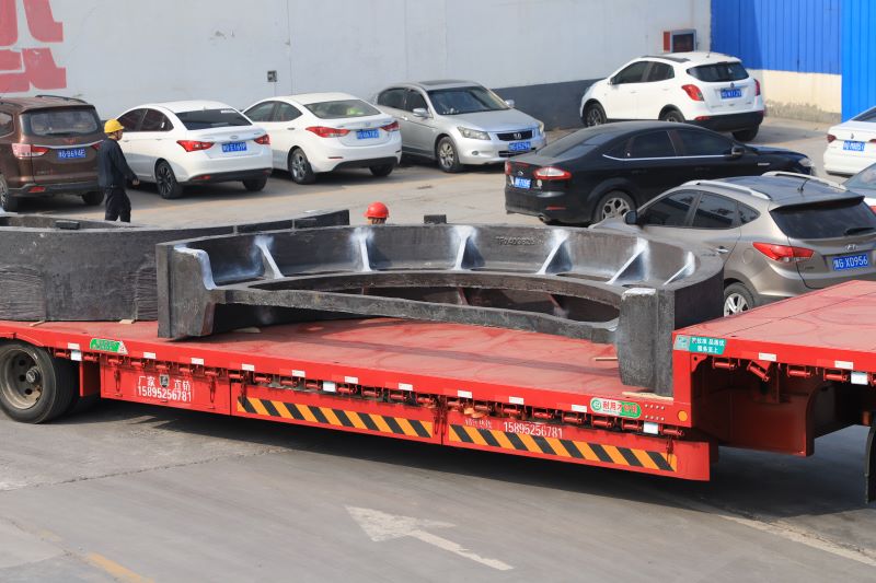 大型鑄造廠-騰飛鑄鋼的大型鑄鋼件半齒圈發(fā)貨啦