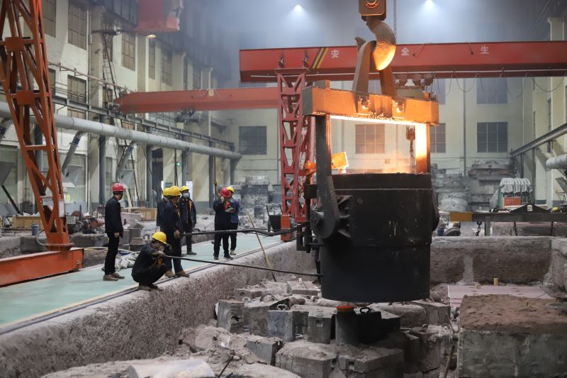 鑄鋼件加工廠家-騰飛鑄鋼澆注鑄鋼件前的準備工作怎么做？