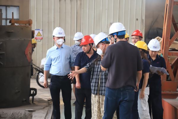 攜手共進(jìn)，合作共贏(yíng)——秘魯客戶(hù)代表團(tuán)蒞臨騰飛鑄鋼參觀(guān)考察