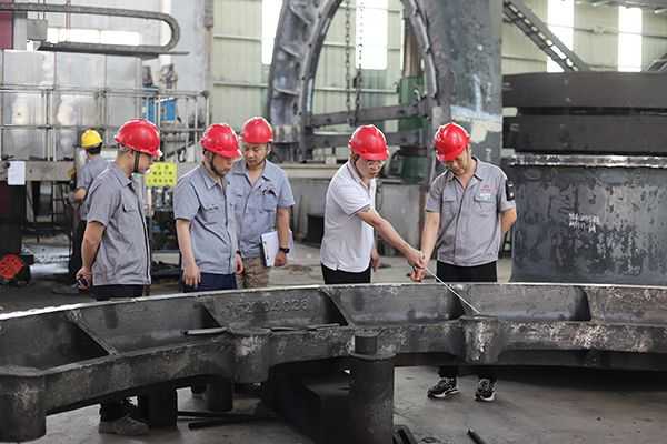 是什么導(dǎo)致大型鑄造加工廠家生產(chǎn)的大型鑄鋼件檢測難