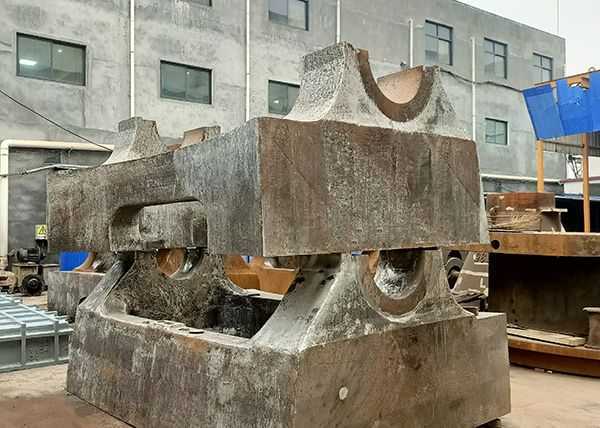 知識(shí)篇：大型鑄鋼件廠家對大型鑄鋼件的鑄造廢砂處理辦法是？