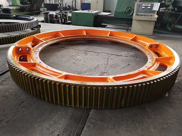 大齒輪廠家的選擇標準是？讓鑄鋼件加工廠家告訴你